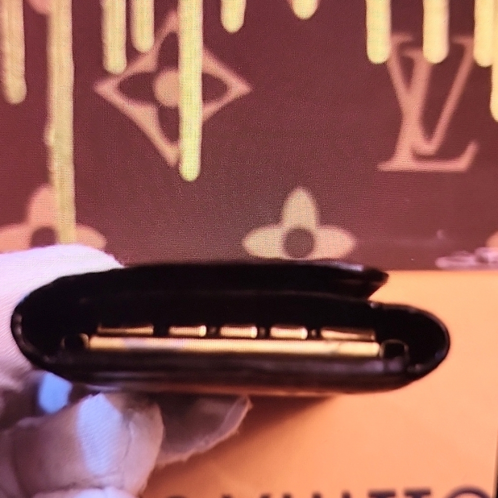 Louis Vuitton Deep Purple/Plum a Vernis key case - Picture 3 of 14